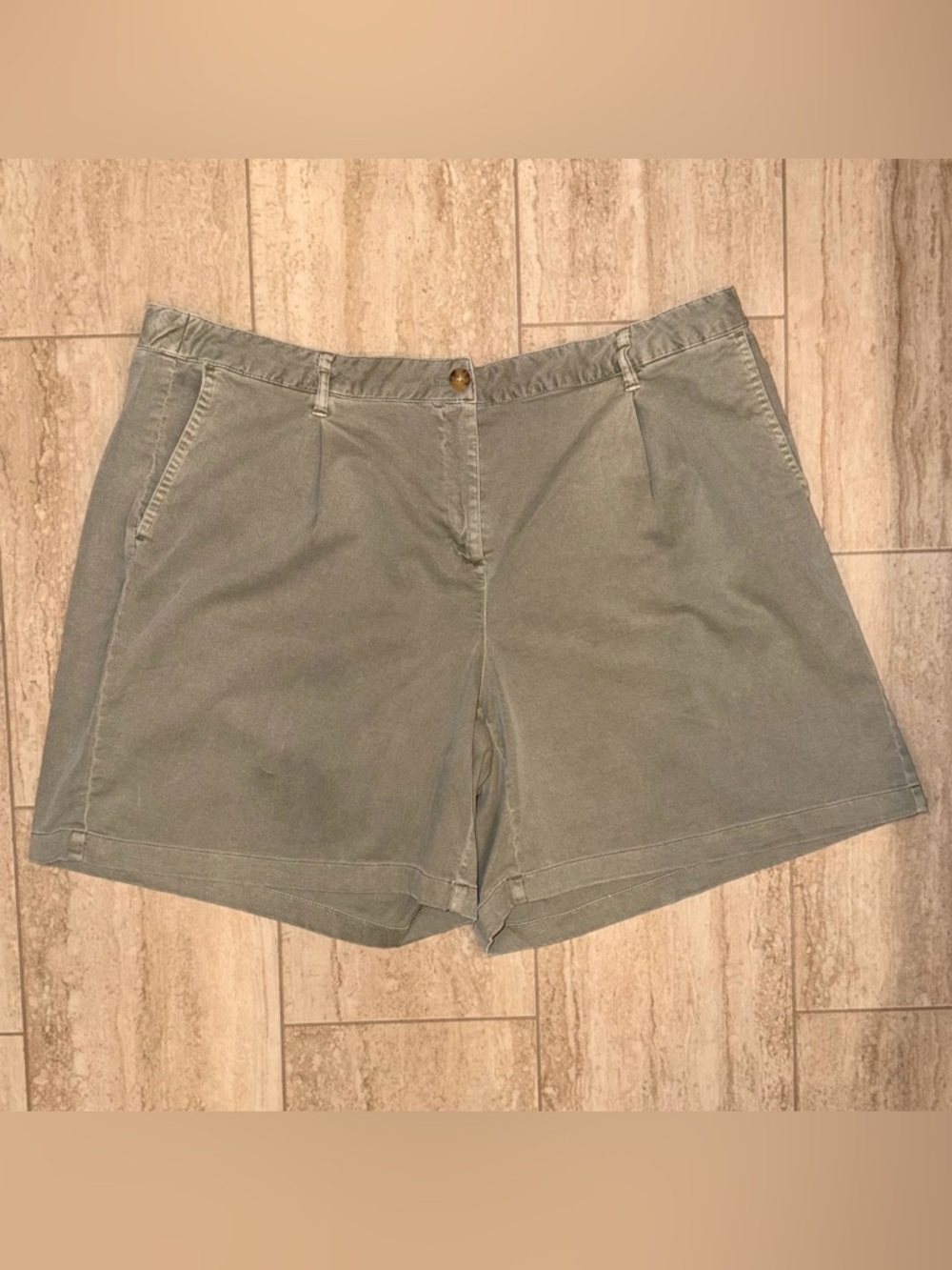 J.Jill Olive Green casual, front-pleated style Women’s Shorts Pockets‎ Size 20